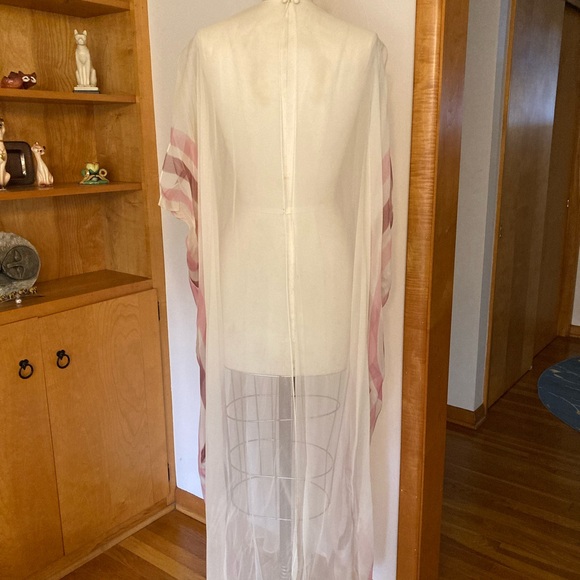 Sheer White and Pink Kaftan - Picture 9 of 15